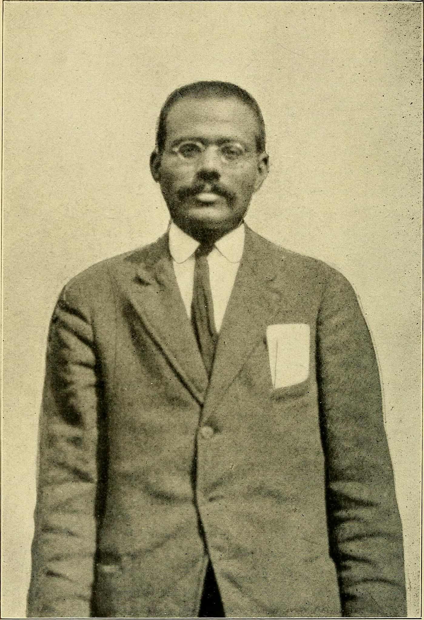 Sepia photo: Portrait of Lala Har Dayal wearing a western style suit.